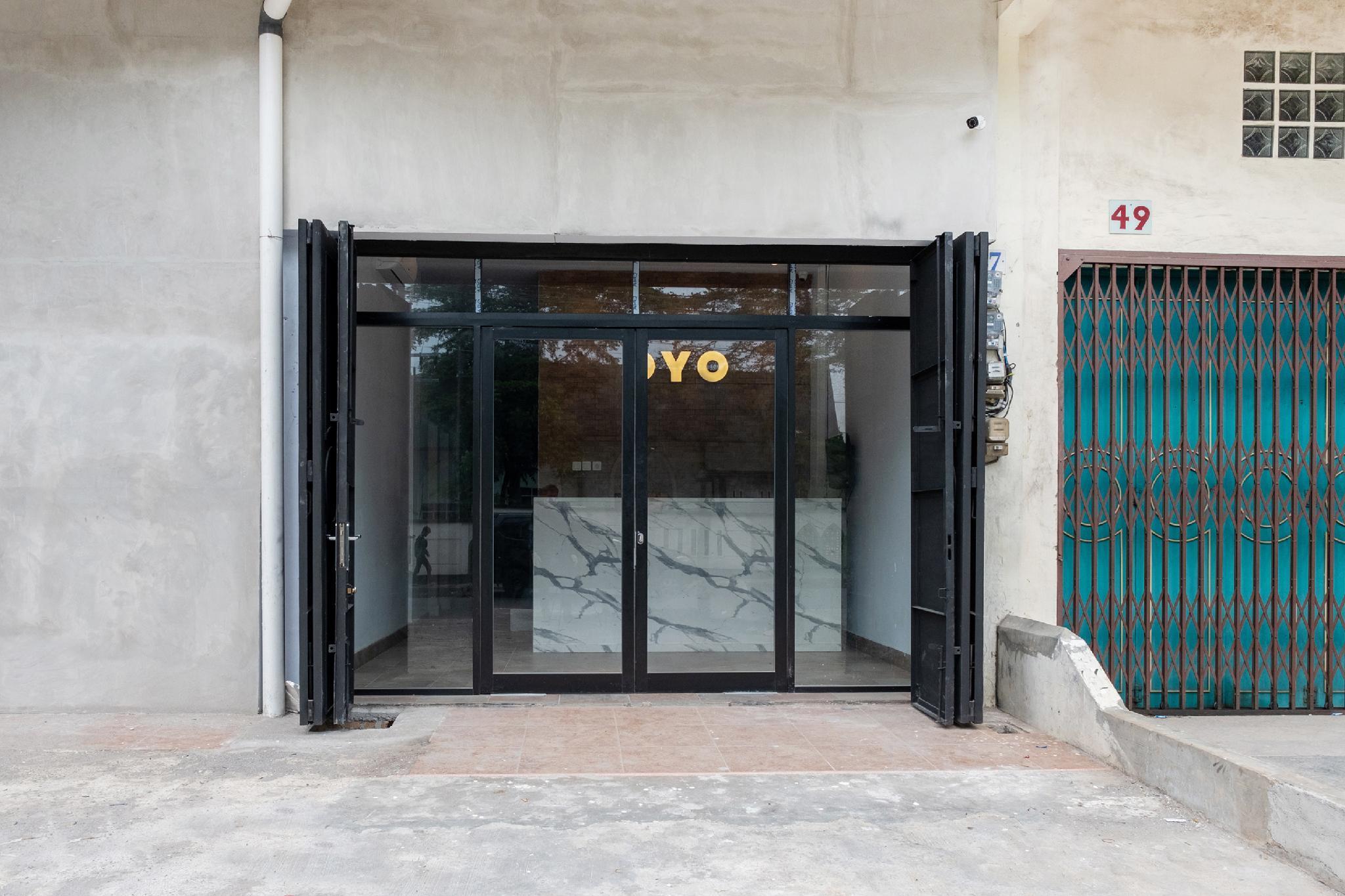 Super Oyo 3150 Theodore Homestay Медан Екстериор снимка