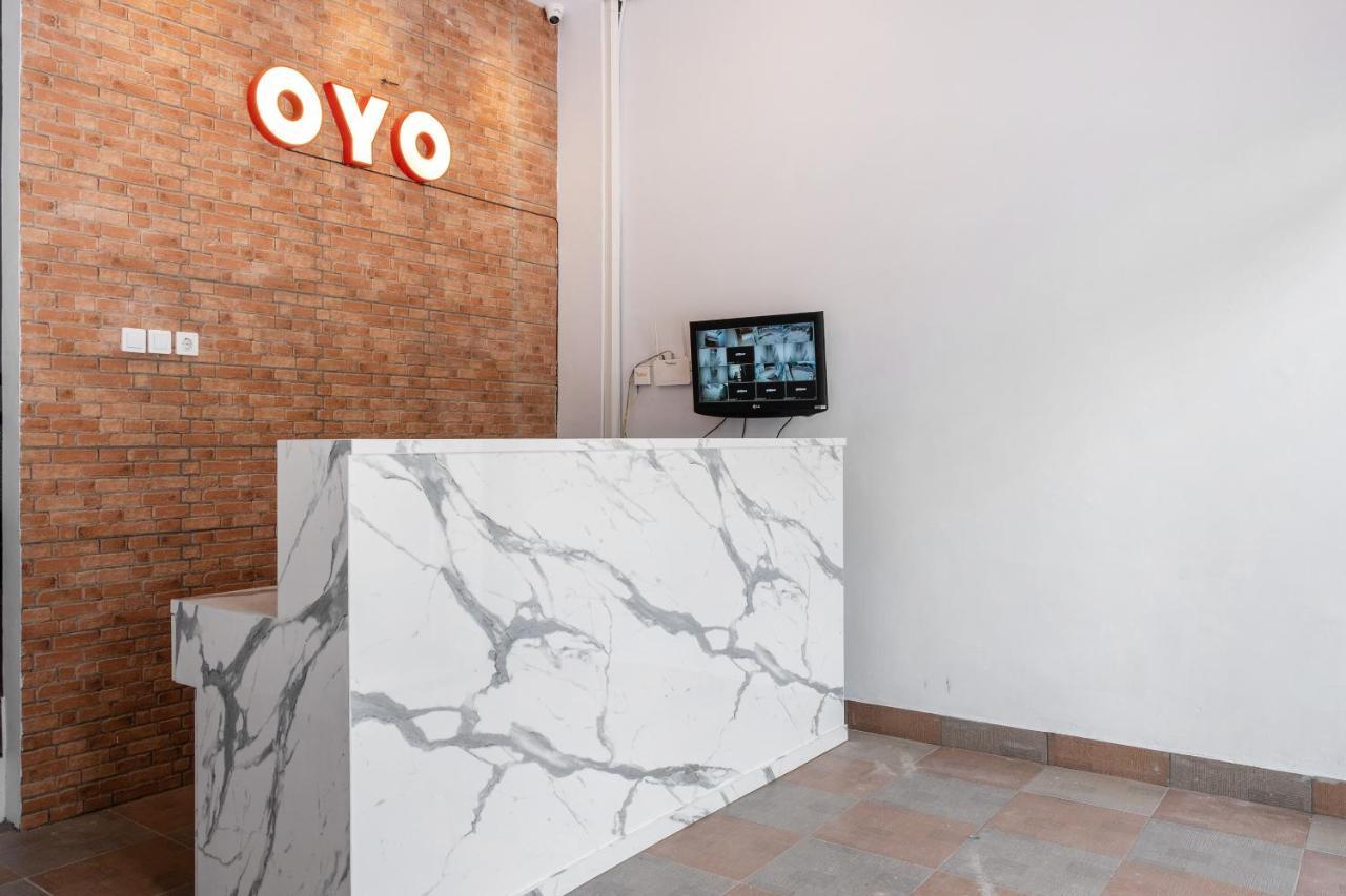 Super Oyo 3150 Theodore Homestay Медан Екстериор снимка