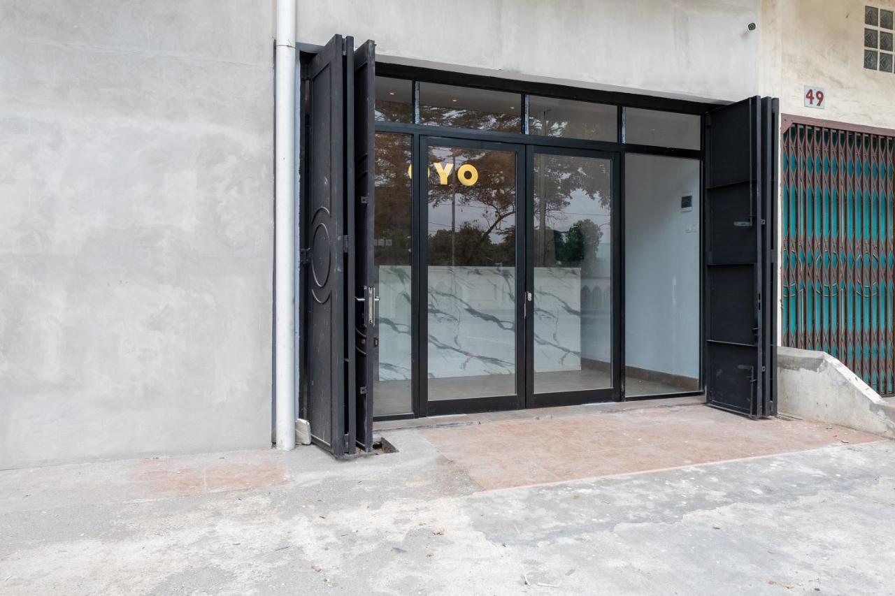 Super Oyo 3150 Theodore Homestay Медан Екстериор снимка