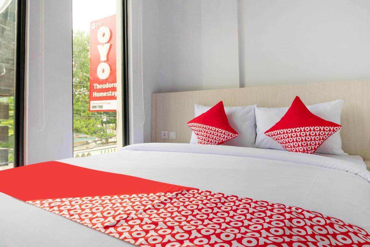 Super Oyo 3150 Theodore Homestay Медан Екстериор снимка